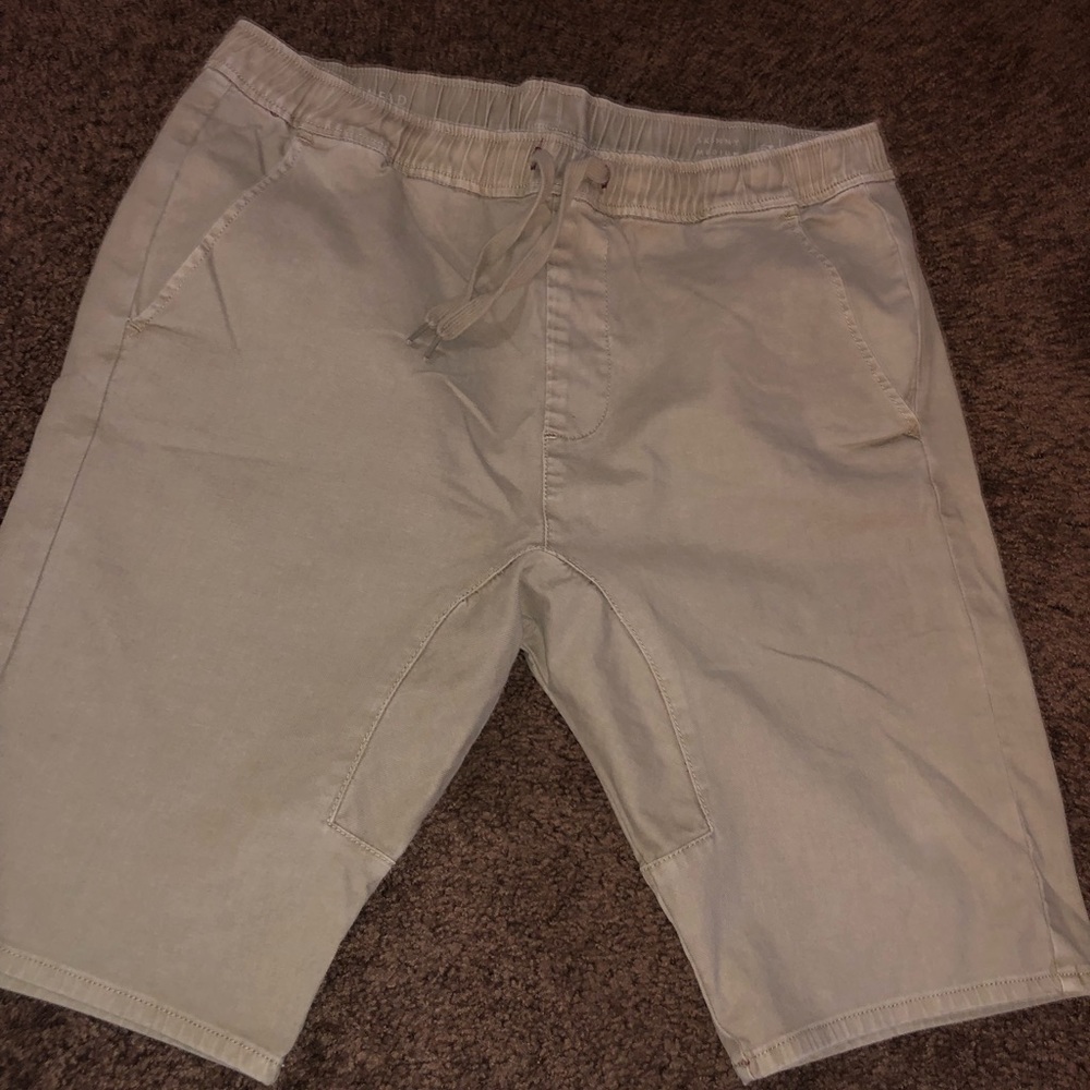 bullhead men’s tan shorts